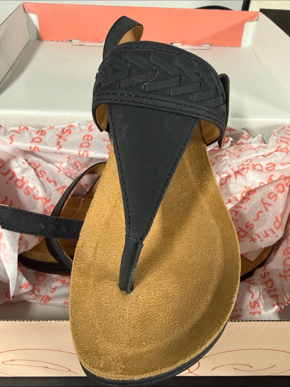 Easy Spirit Black T-Strap Sandals with Tan Footbed SZ 6.5W NWT